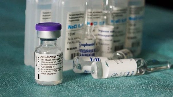Pfizer рассчитывает сделать прививку от коронавируса ежегодной