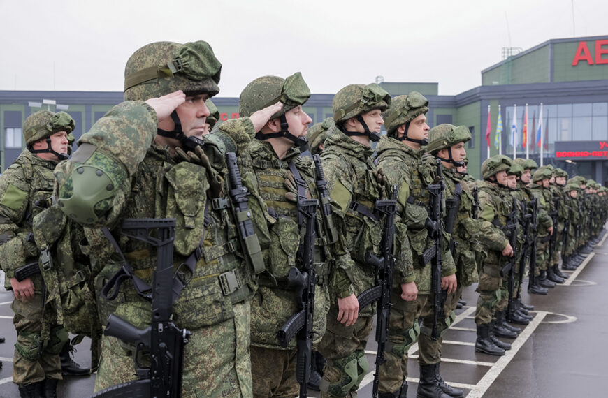В России сформируют две армии и два военных округа