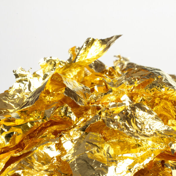 В Дубае контрабандисты попытались перевезти почти 4 кг золота