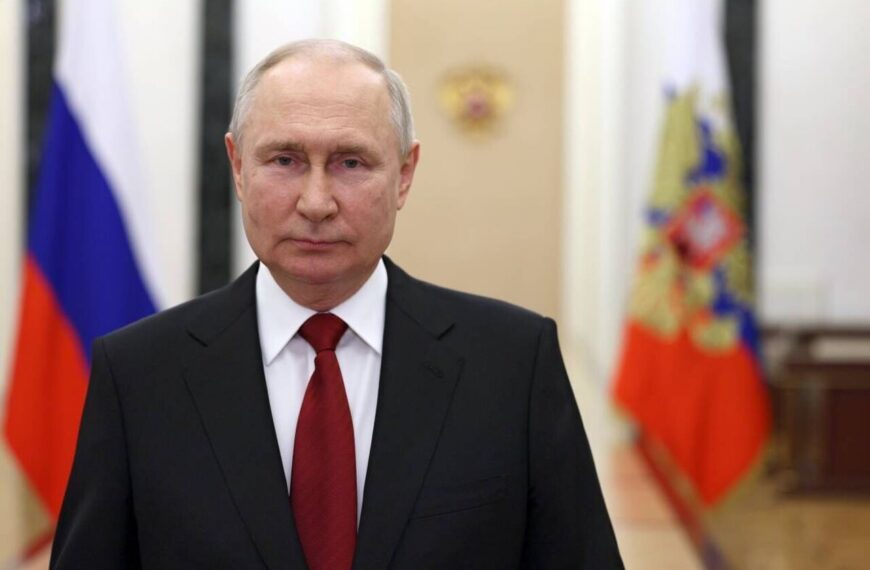 Путин подписал указ о штрафах за навязывание допуслуг